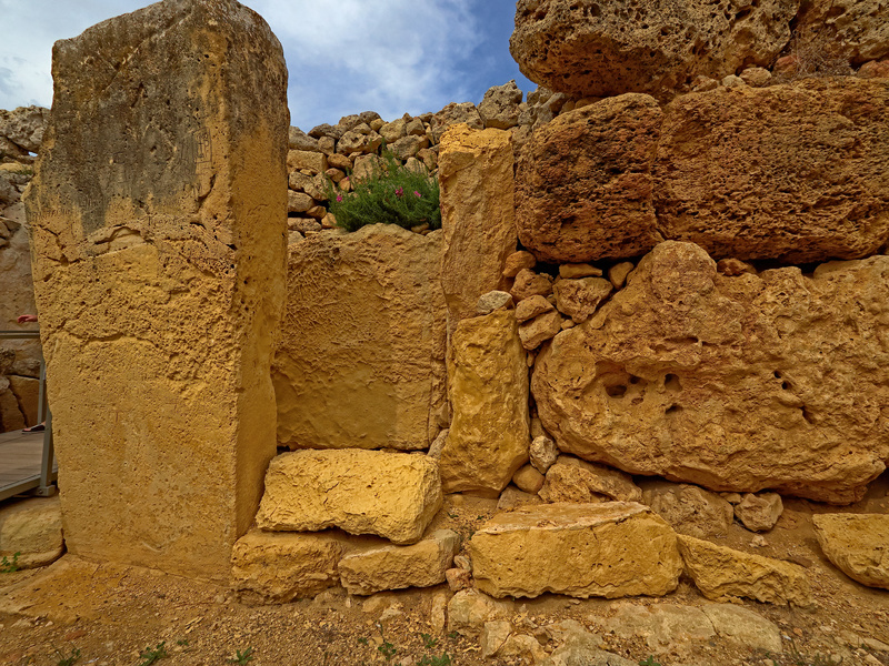 Megalithic Temple,
        Ġgantija